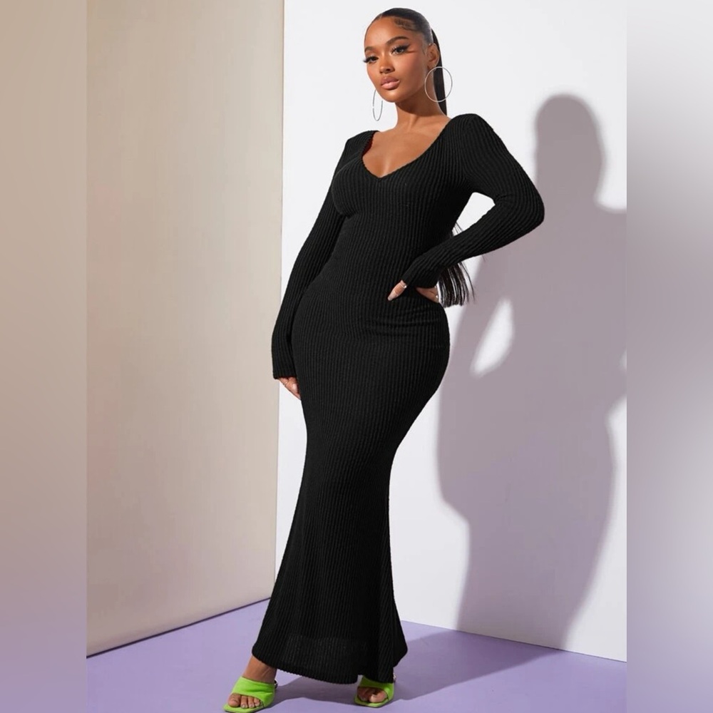 NWT- SHEIN SXY Sweetheart Neck Ribbed Knit Bodycon Dress
